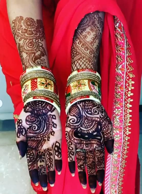 सुष्मिता की भाभी ने की सावन पूजा, मेहंदी लगाए एथनिक लुक में आईं नजर