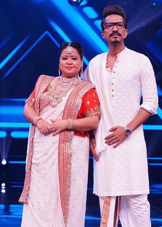 पति हर्ष के साथ देवदास-पारो गेटअप में नजर आईं भारती, देखें फोटोज