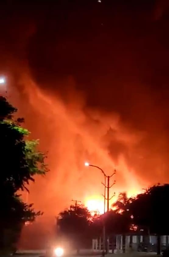 आंध्र के विजाग में केमिकल फैक्ट्री में भीषण आग, दूर तक सुने गए धमाके