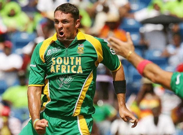 पहले खेला मैच, फिर शादी रचाने हेलिकॉप्टर से पहुंचा था ये क्रिकेटर