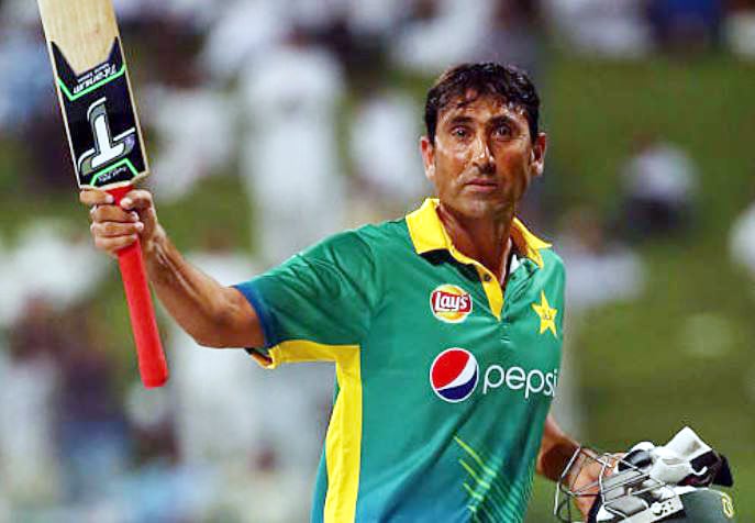 पूर्व PAK कोच का खुलासा- यूनुस खान ने मेरी गर्दन पर चाकू रखा था