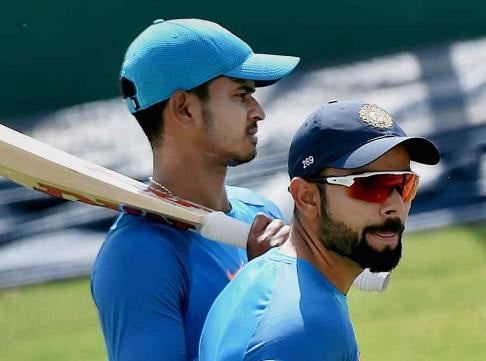 विराट कोहली को अय्यर ने खिलाया मां के हाथ का बना डोसा