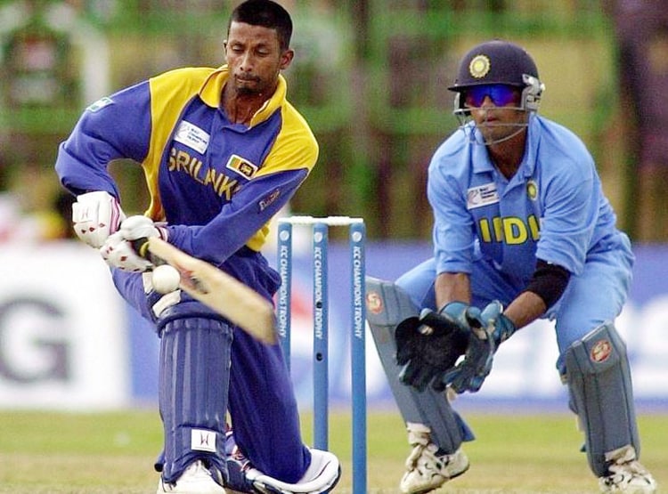 'सौरव गांगुली बैन से बचने के लिए हमारे ड्रेसिंग रूम में आए थे'