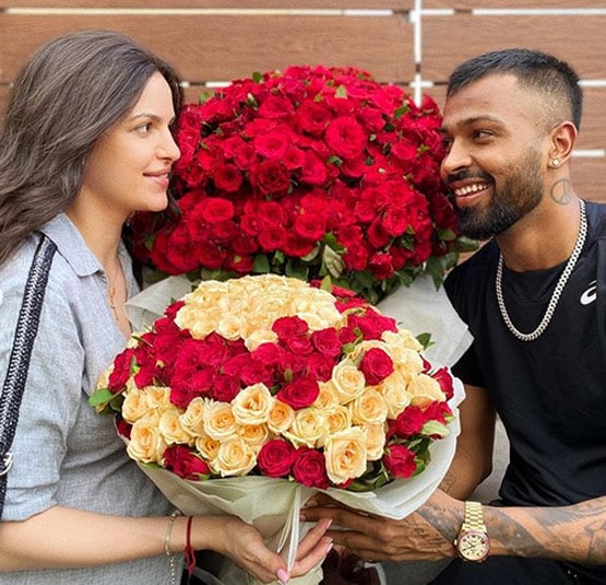 हार्दिक पंड्या की मंगेतर नताशा ने फ्लॉन्ट किया बेबी बंप, शेयर की तस्वीरें