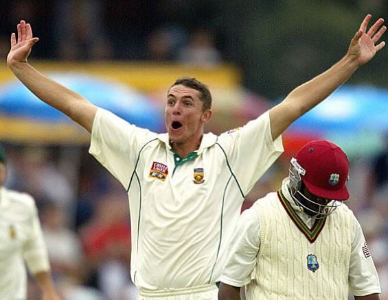 पहले खेला मैच, फिर शादी रचाने हेलिकॉप्टर से पहुंचा था ये क्रिकेटर