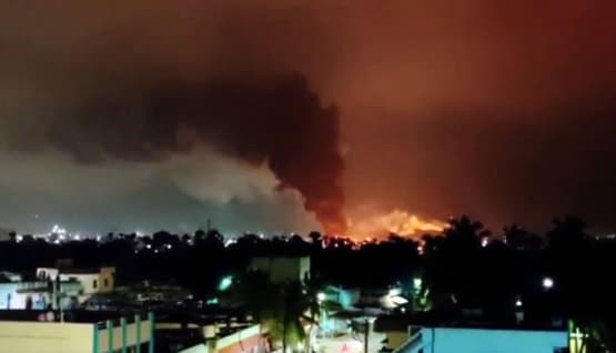 आंध्र के विजाग में केमिकल फैक्ट्री में भीषण आग, दूर तक सुने गए धमाके