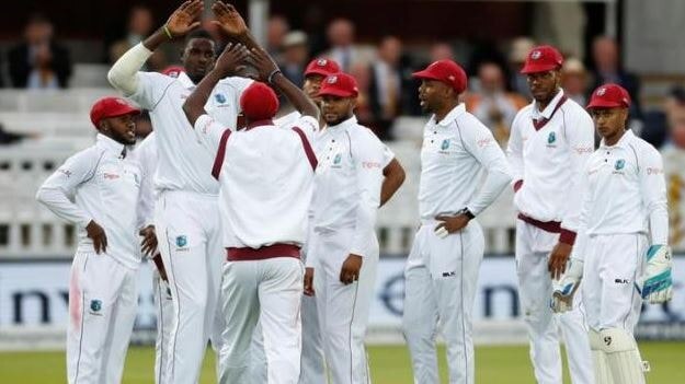 ससुर के अंतिम संस्कार में जाना पड़ा महंगा, मुश्किल में इंडीज कोच