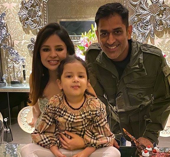 धोनी को वाइफ साक्षी ने ऐसे किया बर्थडे विश, शेयर की रोमांटिक पोस्ट