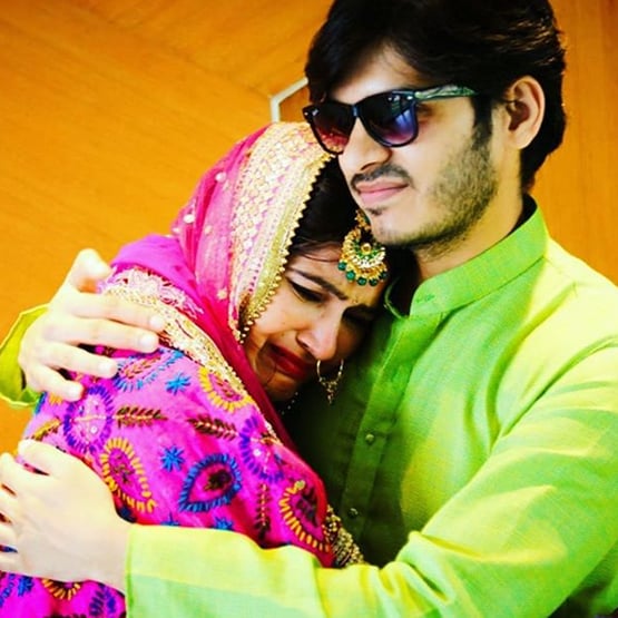 न्यूलीवेड संगीता ने शेयर की विदाई की तस्वीरें, भाई के गले लगकर खूब रोईं