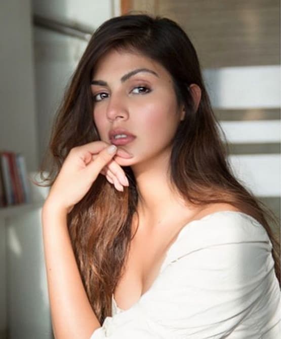 रिया चक्रवर्ती को मिली रेप-सुसाइड की धमकी, भड़कीं एक्ट्रेस ने की शिकायत