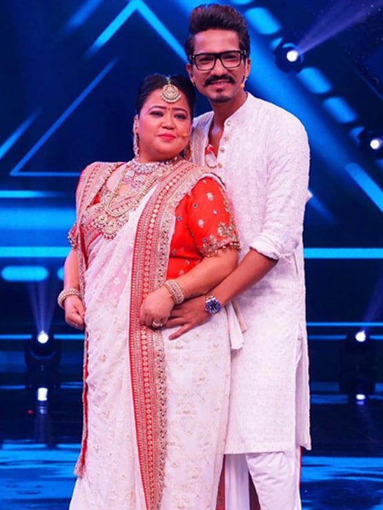 पति हर्ष के साथ देवदास-पारो गेटअप में नजर आईं भारती, देखें फोटोज