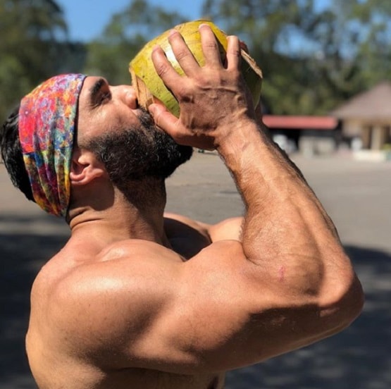 सिक्स पैक ऐब्स वाला बाहुबली एथलीट, कोरोना ने पहुंचा दिया था मौत के करीब