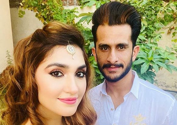 भारतीय लड़की से हुई इस PAK गेंदबाज की शादी, कोहली की फैन हैं वाइफ