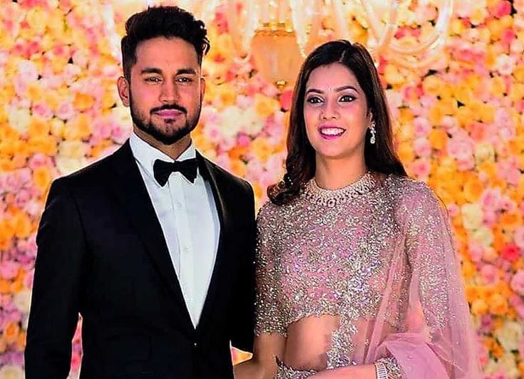 वाइफ के साथ हसीन पल बिता रहा ये क्रिकेटर, ऐसे किया बर्थडे विश