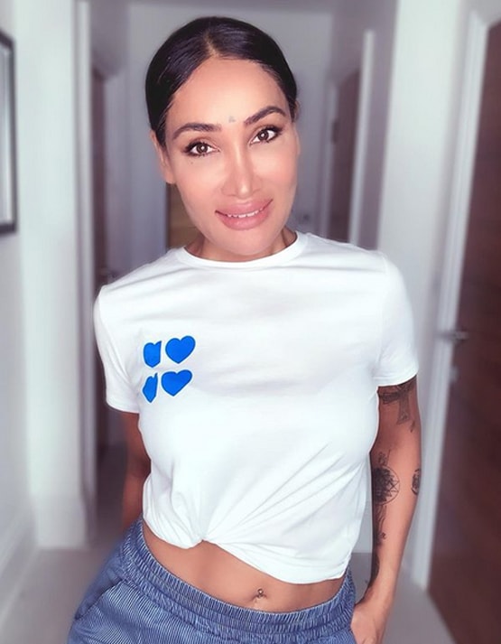 ट्रोल्स के फेवरेट हैं ये सेलेब्स, विवादित बयान से बटोरते हैं सुर्खियां