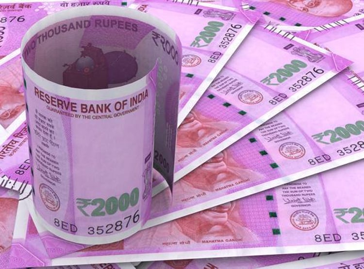 क्लर्क की एक गलती से हुआ मालामाल, लग गई 15 करोड़ की लॉटरी