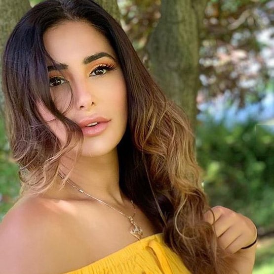 PHOTOS: मड बाथ लेती दिखीं नरगिस, लिखा- जिंदगी को डिटॉक्स करें