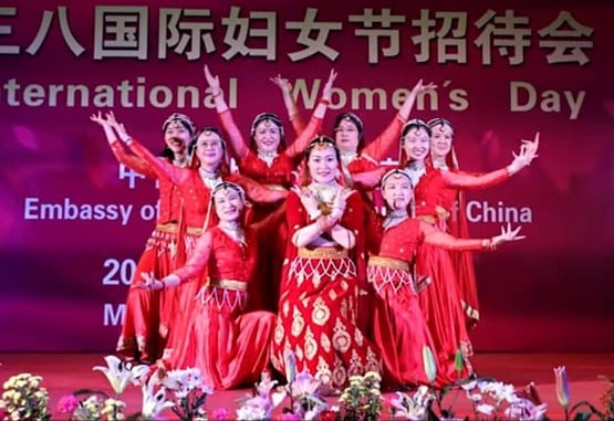 इस चीनी महिला राजनयिक की रणनीति से भारत-नेपाल के संबंध पटरी से उतरे?