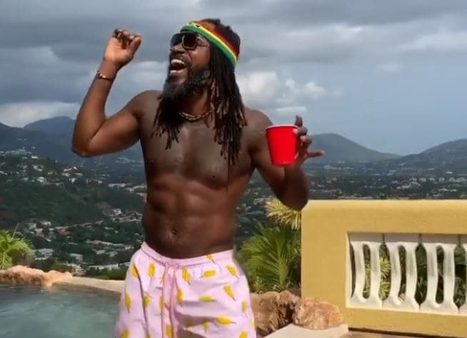 अपने बंगले में डांस करते नजर आए क्रिस गेल, शेयर किया ये VIDEO