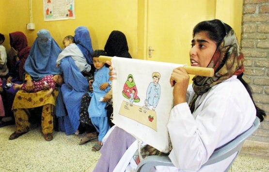 पाकिस्तान: मरीज बनकर कर रहे गंदे मैसेज, डॉक्टर बोलीं- इस समय भी ऐसी सनक