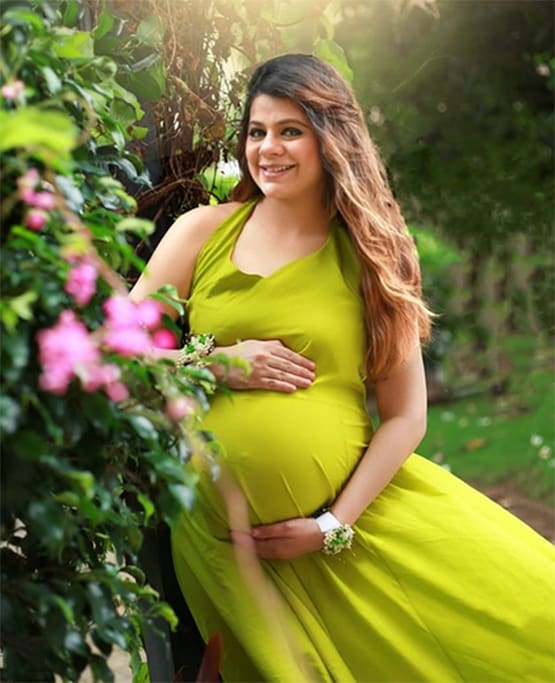 रुचा ने शेयर की बेटी की तस्वीरें, अस्पताल से घर लौटने पर हुआ जोरदार स्वागत