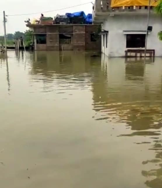 दीपक ठाकुर का घर बाढ़ में डूबा, सलमान-सोनू सूद से मांगी मदद