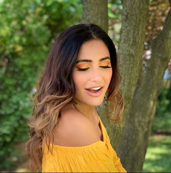 PHOTOS: मड बाथ लेती दिखीं नरगिस, लिखा- जिंदगी को डिटॉक्स करें