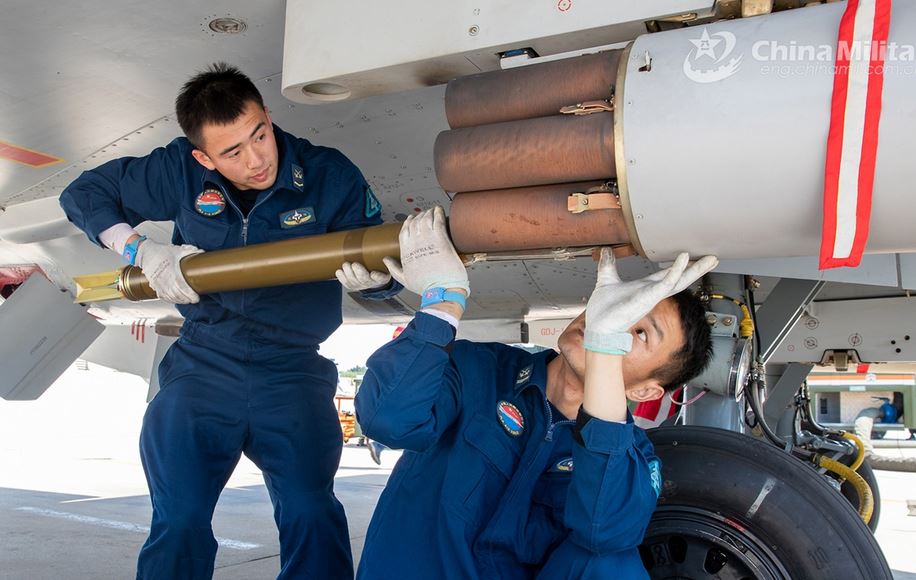 US से तनाव, साउथ चाइना सी में चीन उतार सकता है फाइटर जेट्स