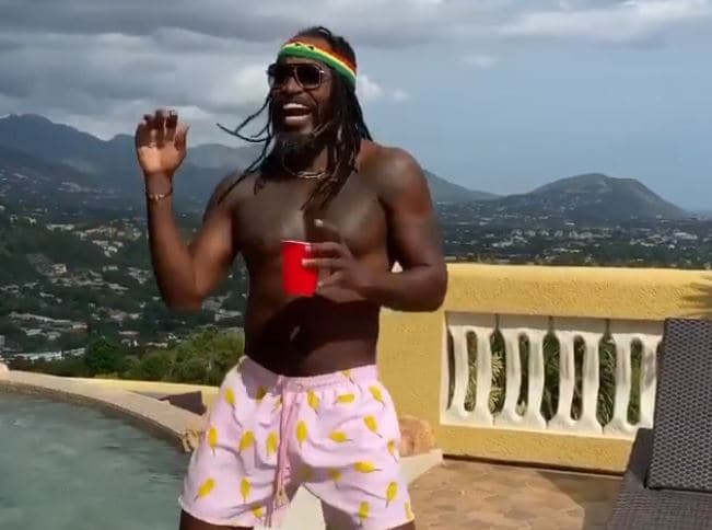 अपने बंगले में डांस करते नजर आए क्रिस गेल, शेयर किया ये VIDEO