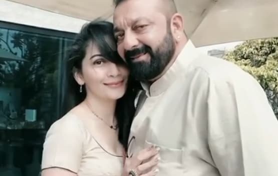 बर्थडे पर मान्यता को सता रही संजय दत्त की याद, बच्चों संग किया सेलिब्रेट