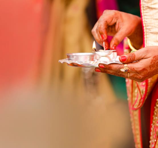 भूलकर भी अपने भाई को ना बांधें ऐसी राखी, मानी जाती है अशुभ