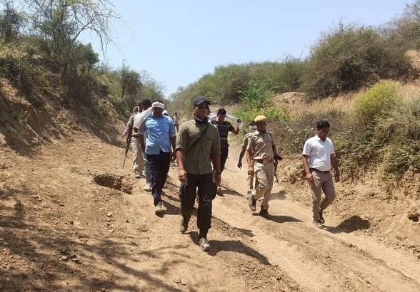 नौकरी छोड़ बना IPS, इस 'सिंघम' ने 57 डकैतों को पहुंचाया जेल