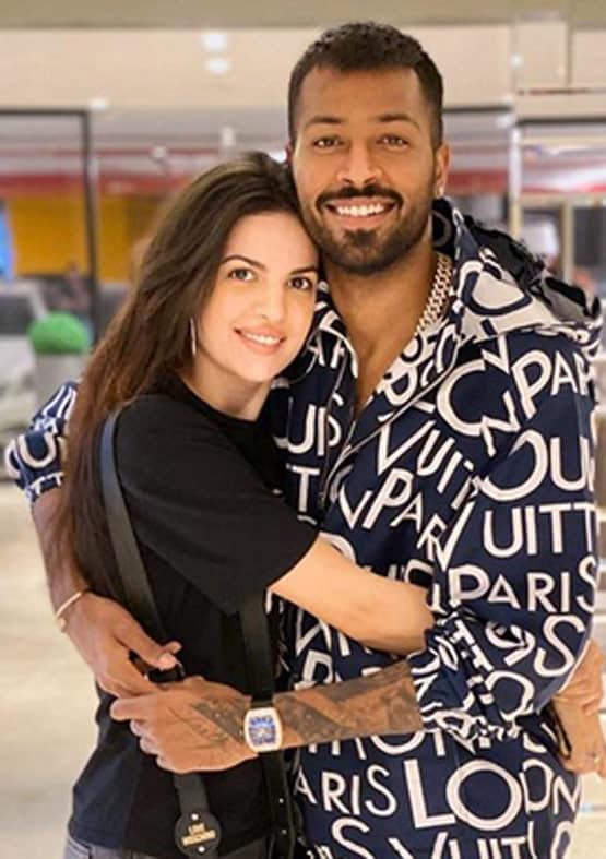 हार्दिक पंड्या की मंगेतर नताशा ने फ्लॉन्ट किया बेबी बंप, शेयर की तस्वीरें