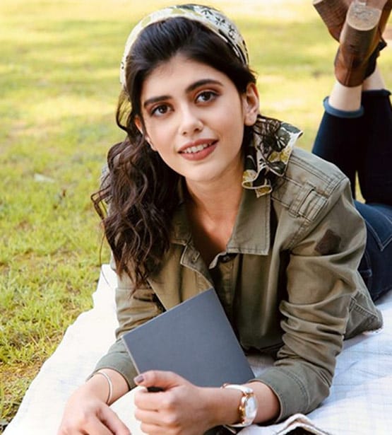 14 साल की उम्र में किया डेब्यू, 9 साल में बदला सुशांत की हीरोइन संजना का लुक