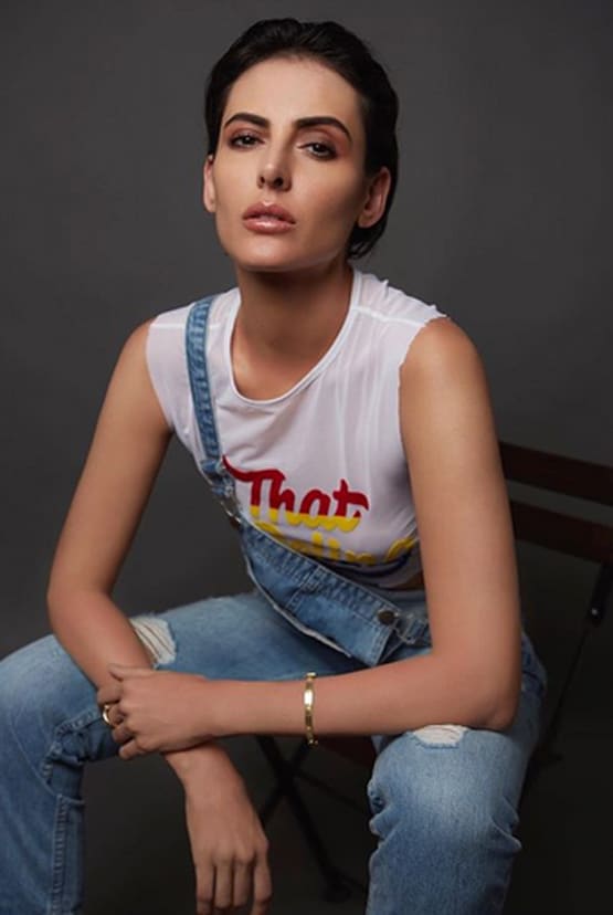 जब ट्रोल्स के निशाने पर आईं मुस्ल‍िम एक्ट्रेस, पहनावे पर मचा बवाल