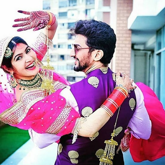 न्यूलीवेड संगीता ने शेयर की विदाई की तस्वीरें, भाई के गले लगकर खूब रोईं