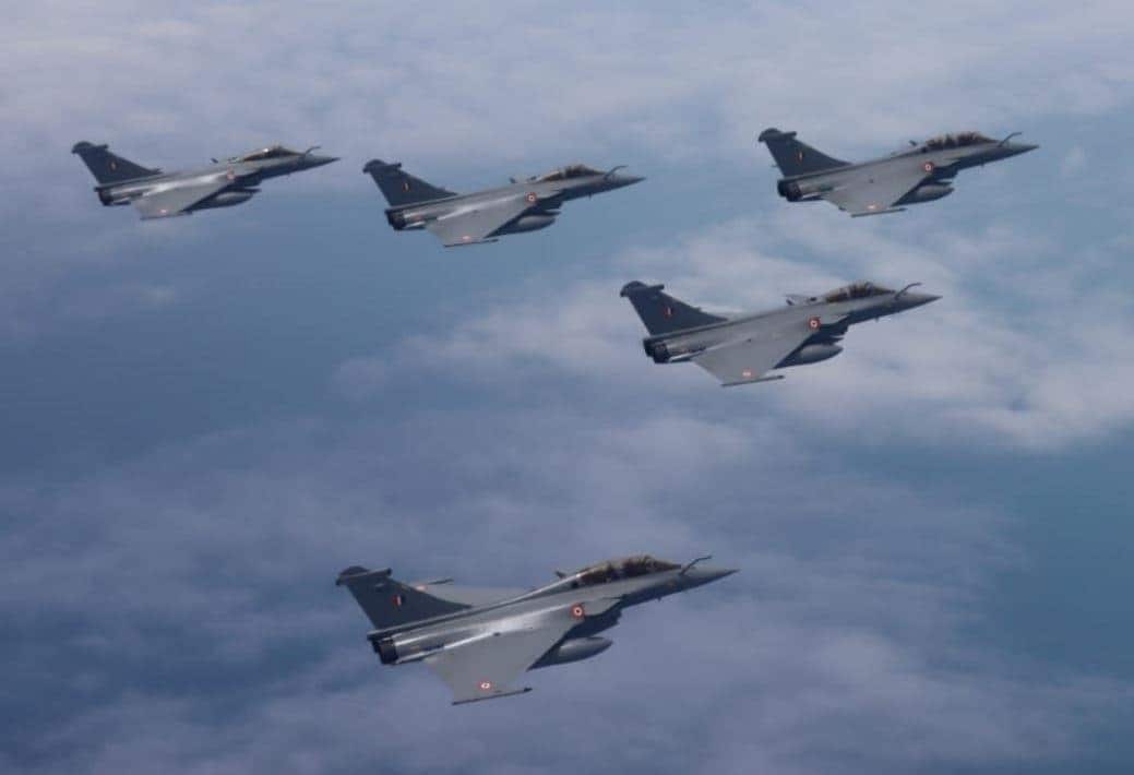 चीन बोला- हमारे J-20 के आगे नहीं टिकेगा राफेल, भारत से मिला करारा जवाब