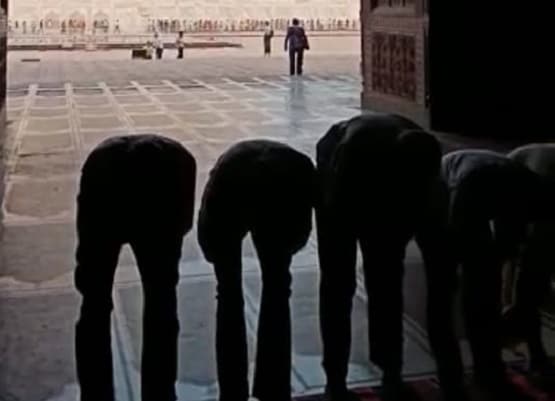 ताजमहल की इस शाही मस्जिद के इमाम को मिलते हैं रोज सिर्फ 50 पैसे