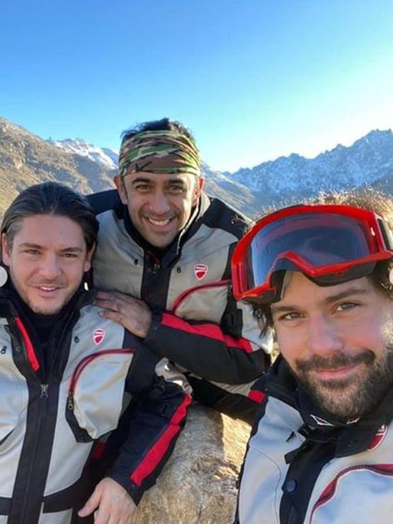 16 की उम्र में घर से भागे, नौकर-गार्ड बने, फिर यूं पाया अमित साध ने मुकाम