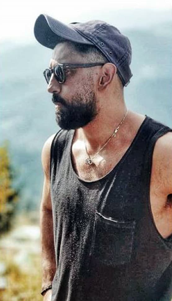 16 की उम्र में घर से भागे, नौकर-गार्ड बने, फिर यूं पाया अमित साध ने मुकाम