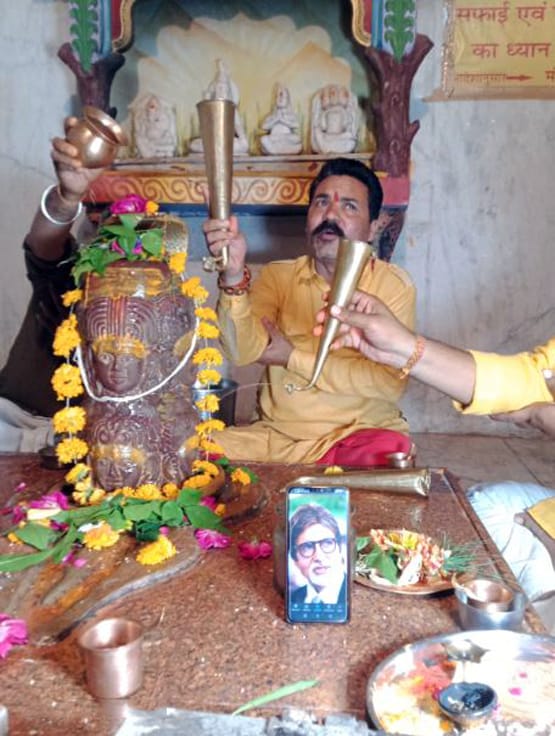 महानायक के लिए लोग कर रहे महादेव से प्रार्थना, कोरोना से जल्द जीतें जंग