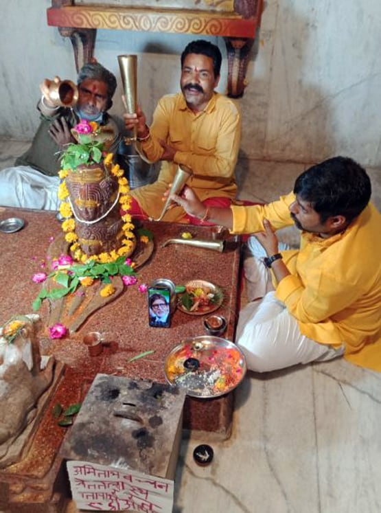 महानायक के लिए लोग कर रहे महादेव से प्रार्थना, कोरोना से जल्द जीतें जंग