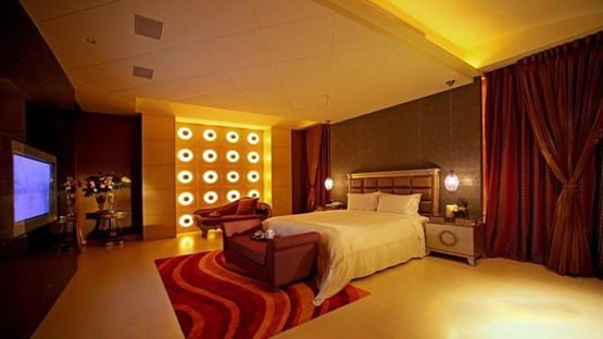 देखेंः अमिताभ बच्चन के बंगले 'जलसा' की Inside Pictures