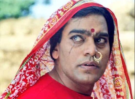 अक्षय से कमल हासन तक, साड़ी पहनकर इन बॉलीवुड एक्टर्स ने जीता दिल