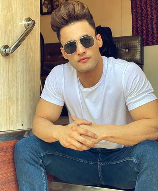 बैकग्राउंड डांसर से बिग बॉस फाइनलिस्ट तक, ऐसी है आस‍िम के स्टार बनने की स्टोरी