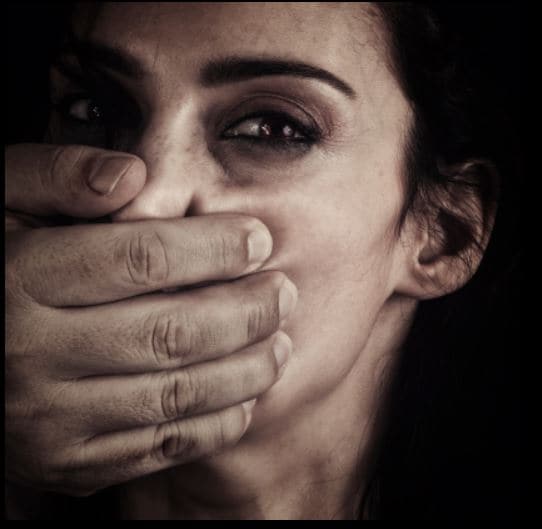 रोती हुई बेटी को नहीं पिलाया दूध तो पति ने कर दी पत्नी की हत्या