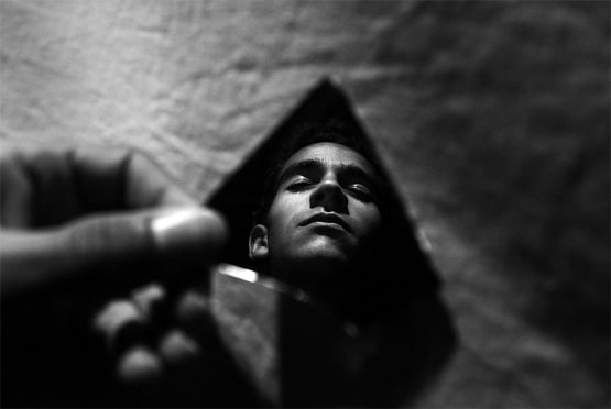 घर में कभी नहीं रखनी चाहिए ये 11 चीजें, बढ़ाती हैं नकारात्मक ऊर्जा