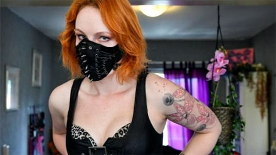 इन देशों में खुले रेड लाइट एरिया पर किसिंग और तेजी से सांस लेने पर बैन