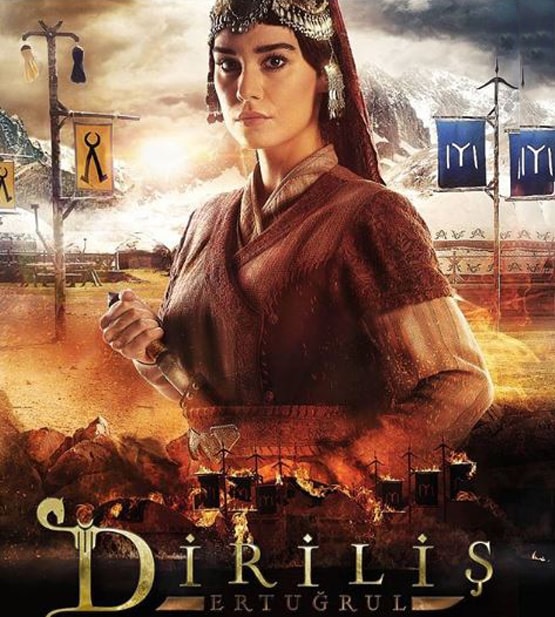 कौन है वो तुर्किश एक्ट्रेस, जिसके बिकिनी पहनने पर पाकिस्तान में मचा हंगामा