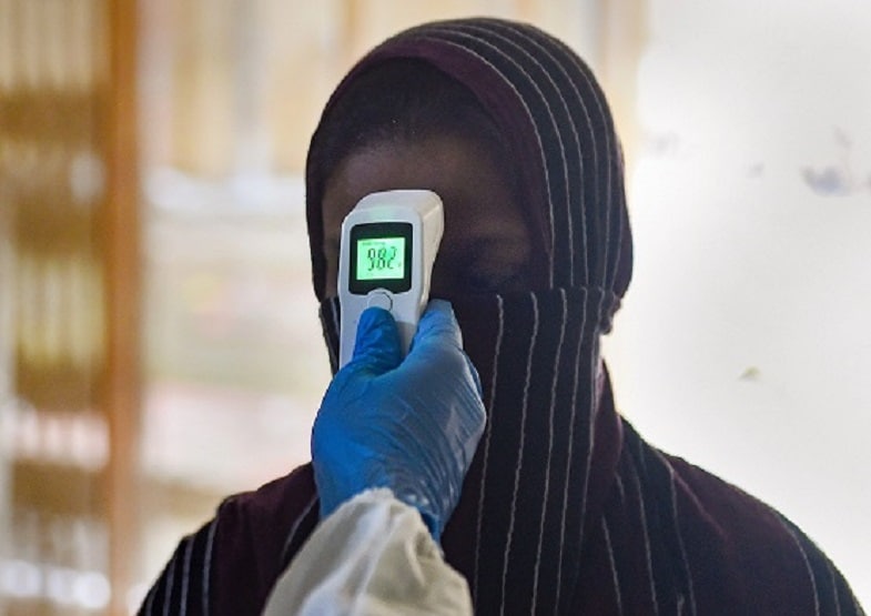 कोरोना मरीज का 1.5 करोड़ का बिल माफ, टिकट देकर दुबई से भारत भेजा